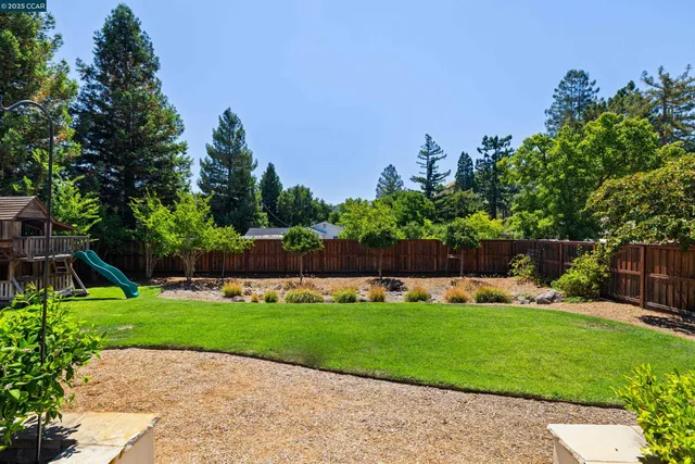 $3,250,000 | 3 Barnes Court, Moraga, CA 94556