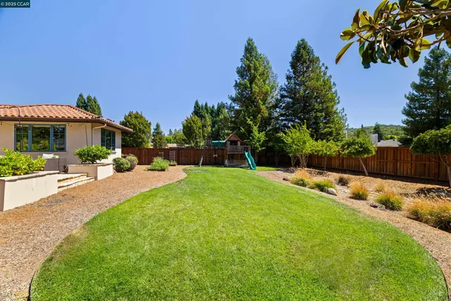 $3,250,000 | 3 Barnes Court, Moraga, CA 94556