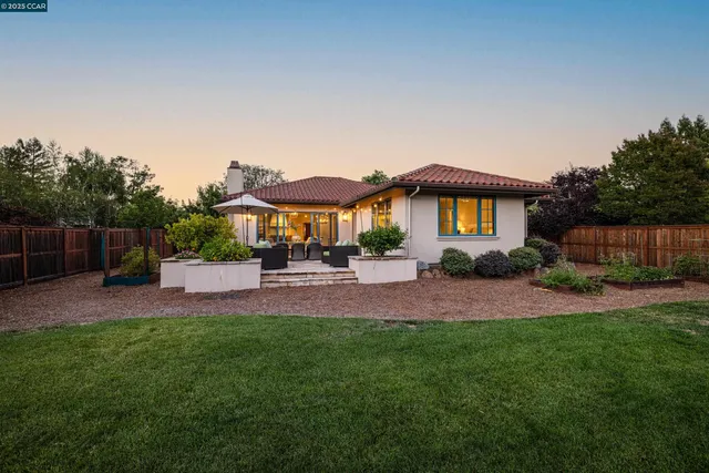 $3,250,000 | 3 Barnes Court, Moraga, CA 94556