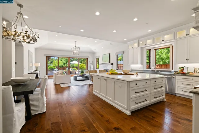 $3,250,000 | 3 Barnes Court, Moraga, CA 94556