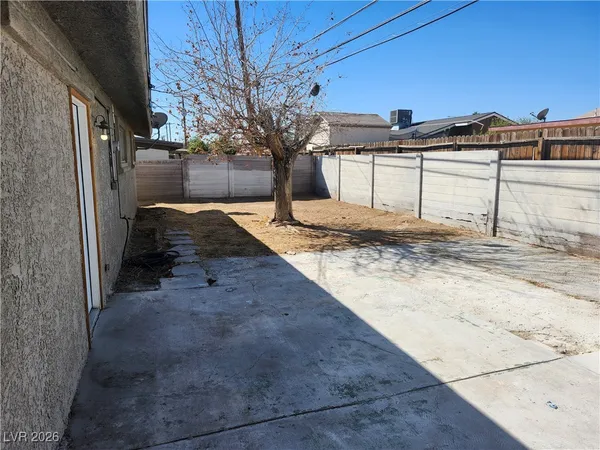 $2,100 | 3309 North Crawford Street, North Las Vegas, NV 89030