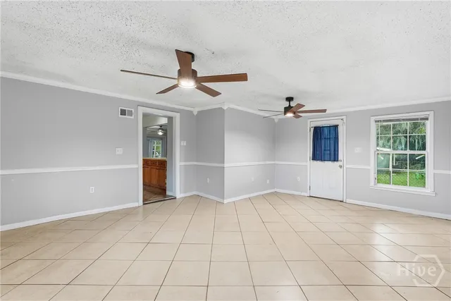 $2,450 | 401 Barnhill Drive, Savannah, GA 31406