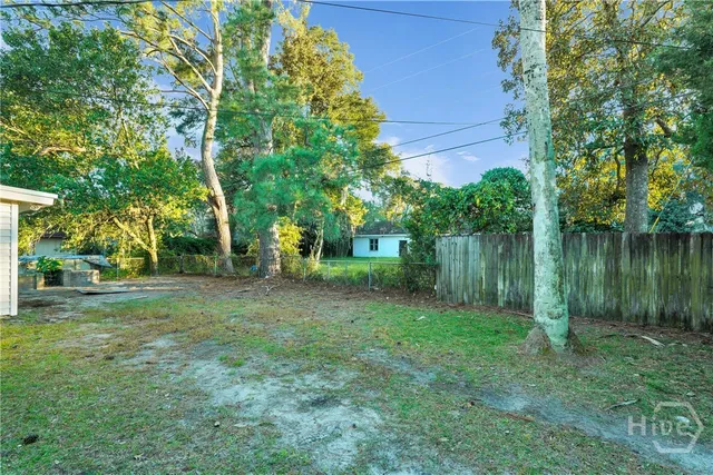 $2,450 | 401 Barnhill Drive, Savannah, GA 31406