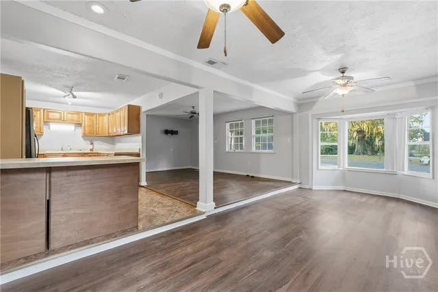 $2,450 | 401 Barnhill Drive, Savannah, GA 31406