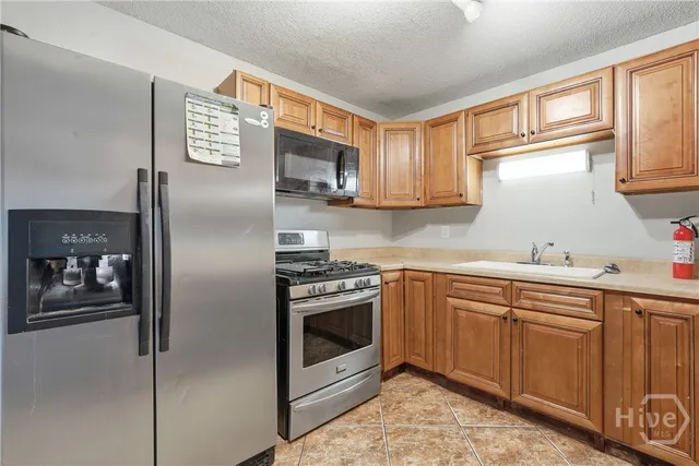 $2,450 | 401 Barnhill Drive, Savannah, GA 31406