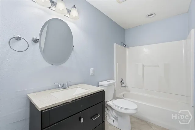 $2,450 | 401 Barnhill Drive, Savannah, GA 31406