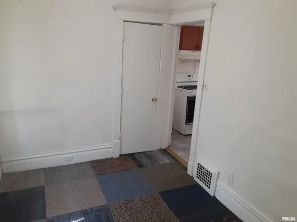 $49,000 | 1214 West Howett Street, Peoria, IL 61605
