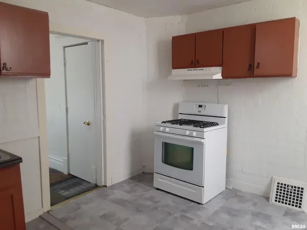 $49,000 | 1214 West Howett Street, Peoria, IL 61605
