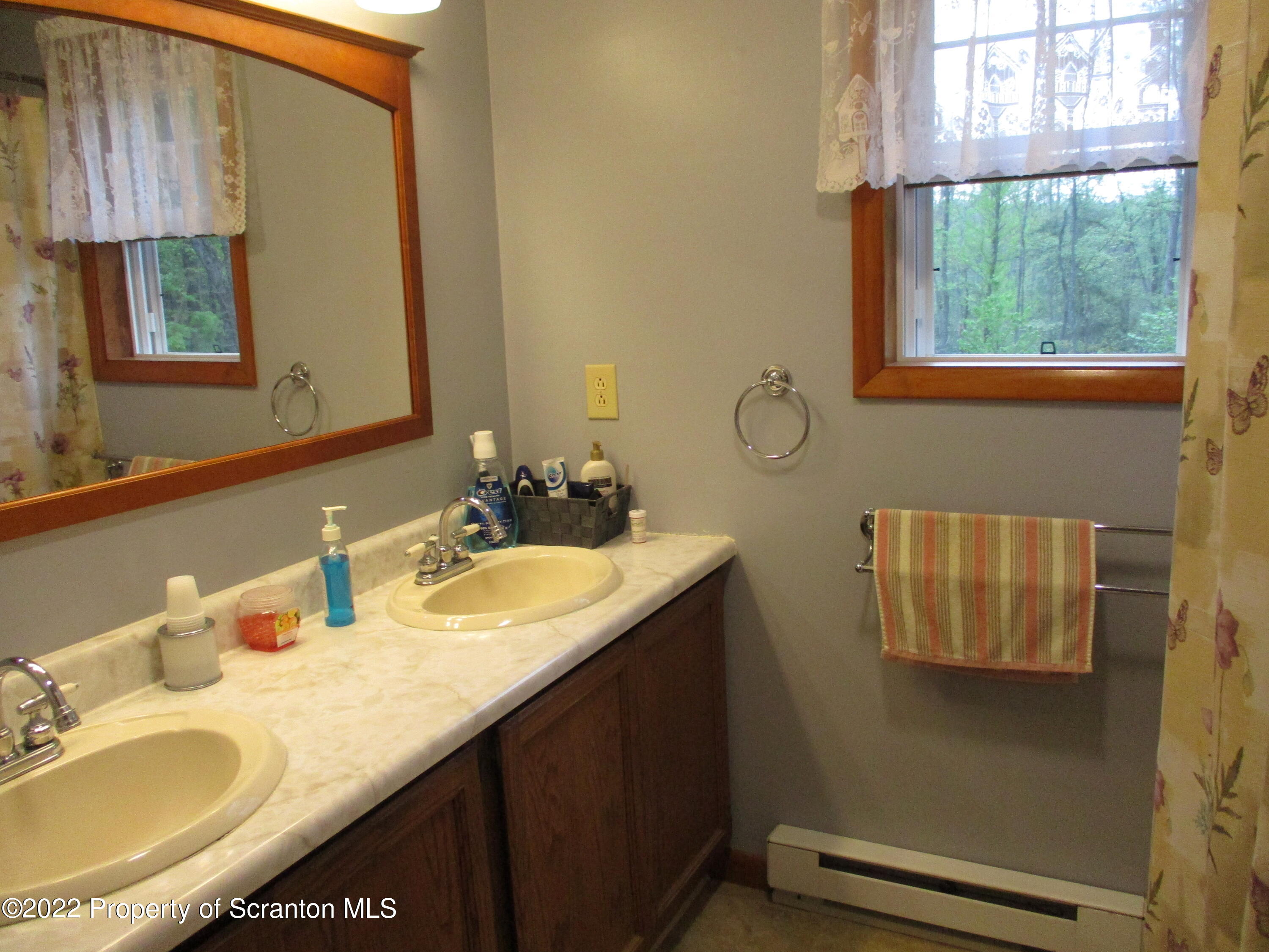 3610 Aberdeen Road Moscow, PA 18444 - Photo 12 of 30 Gallery Image 12