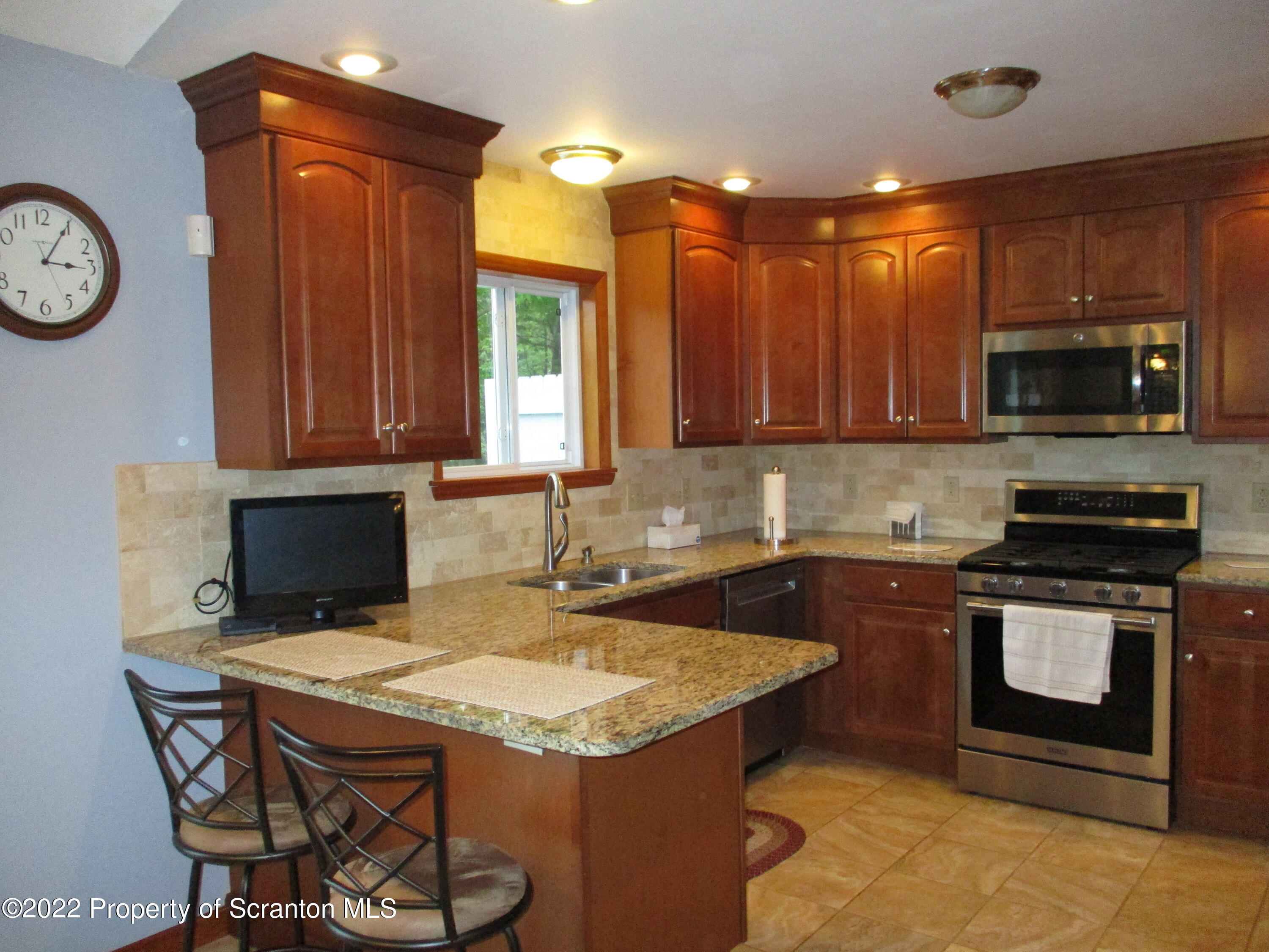 3610 Aberdeen Road Moscow, PA 18444 - Photo 10 of 30 Gallery Image 10