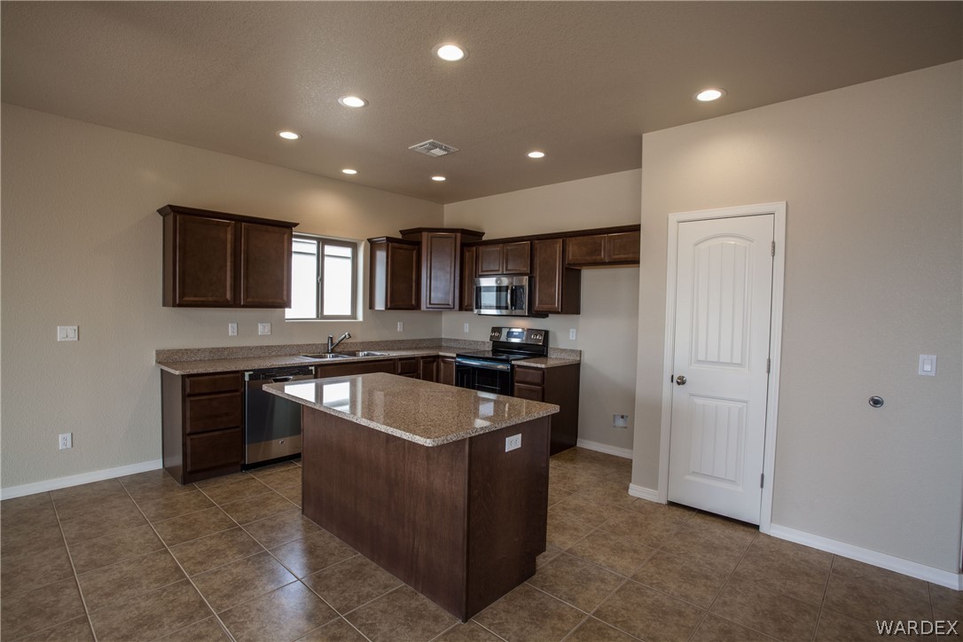 5302 Eagle View Road Kingman, AZ 86409 - Photo 13 of 19 Gallery Image 13