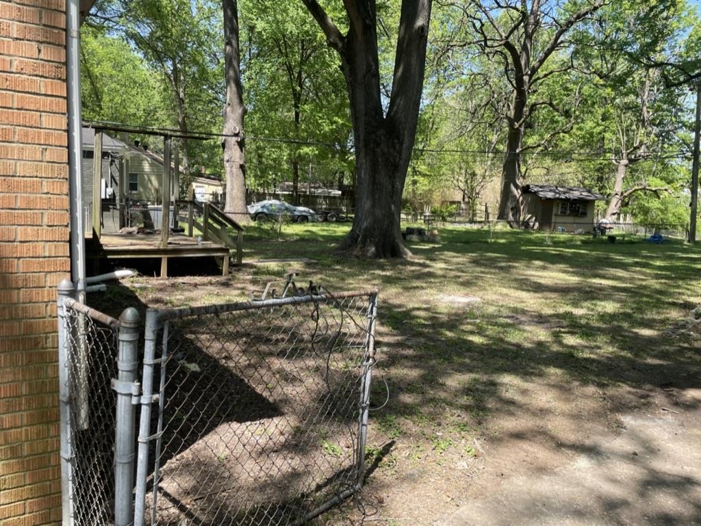 966 Goodman Street Memphis, TN 38111 - Photo 19 of 25 a view of a yard in front of house