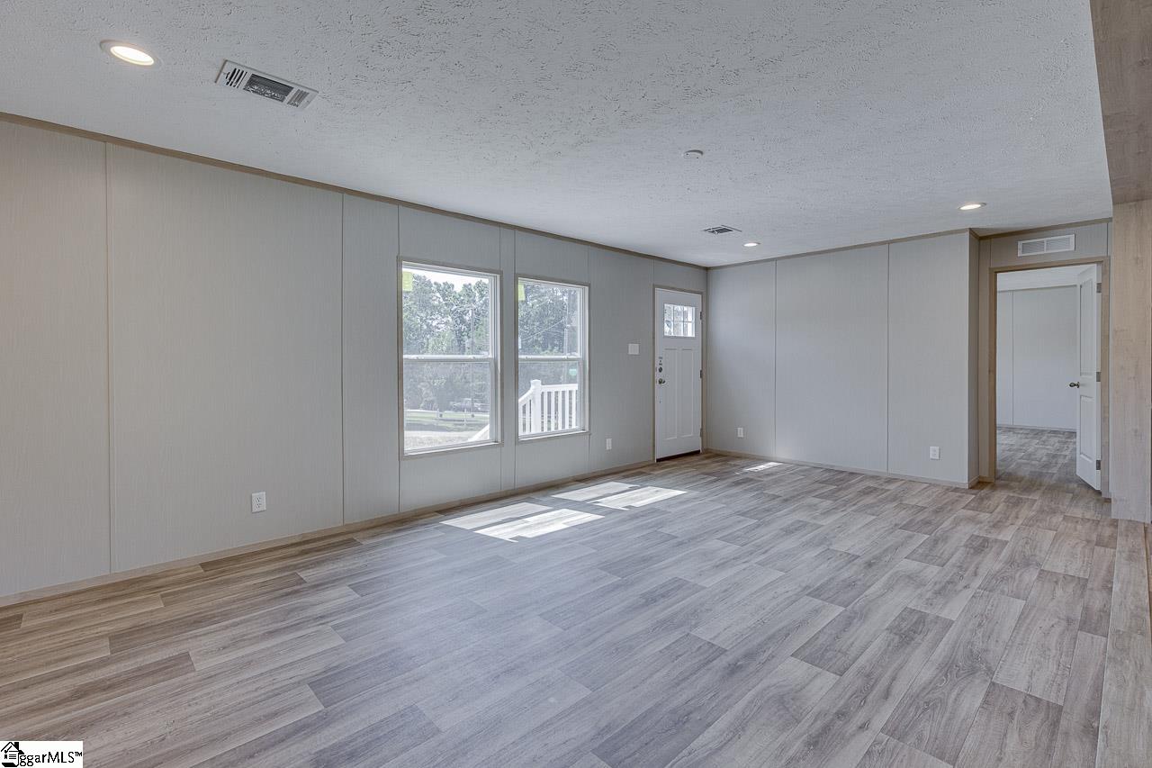 370 Bulman Road Roebuck, SC 29376 - Photo 9 of 34 Gallery Image 9