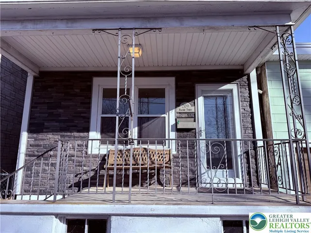 $139,900 | 209 Macomb Street, New Philadelphia, PA 17959