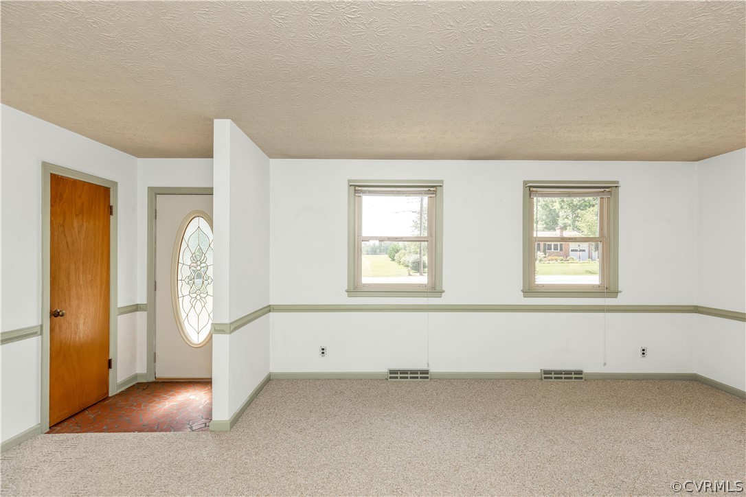 24302 Driver Road North Dinwiddie, VA 23803 - Photo 6 of 44 Gallery Image 6