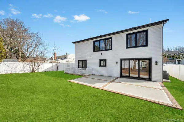 $1,699,999 | 26 Fieldstone Drive, Syosset, NY 11791