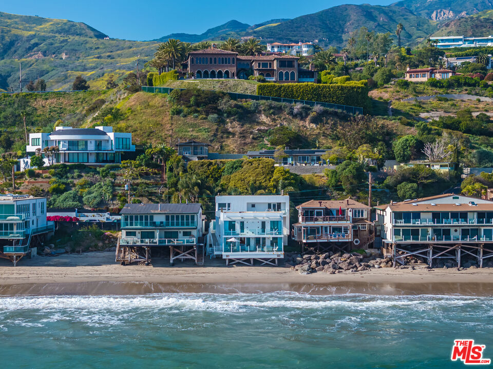 25212 Malibu Road Malibu, CA 90265 - Photo 3 of 44 Gallery Image 3