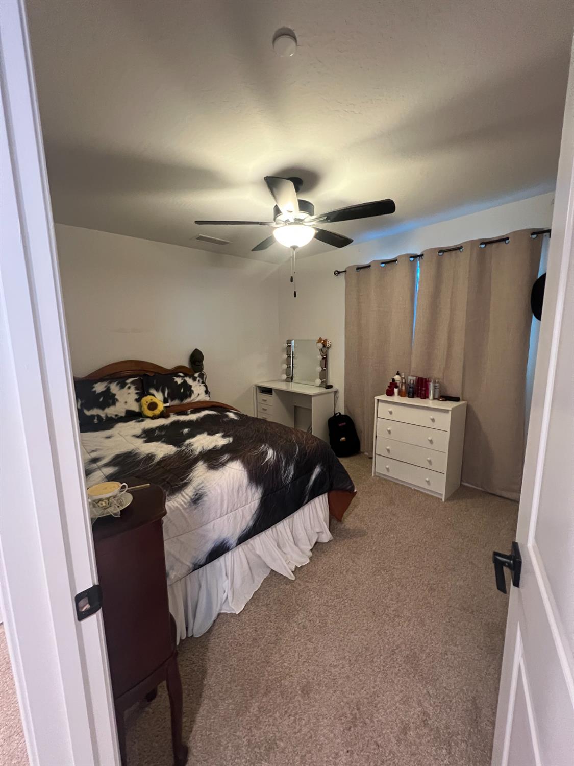 788 Apple Street Dinuba, CA 93618 - Photo 42 of 46 Bedroom 3