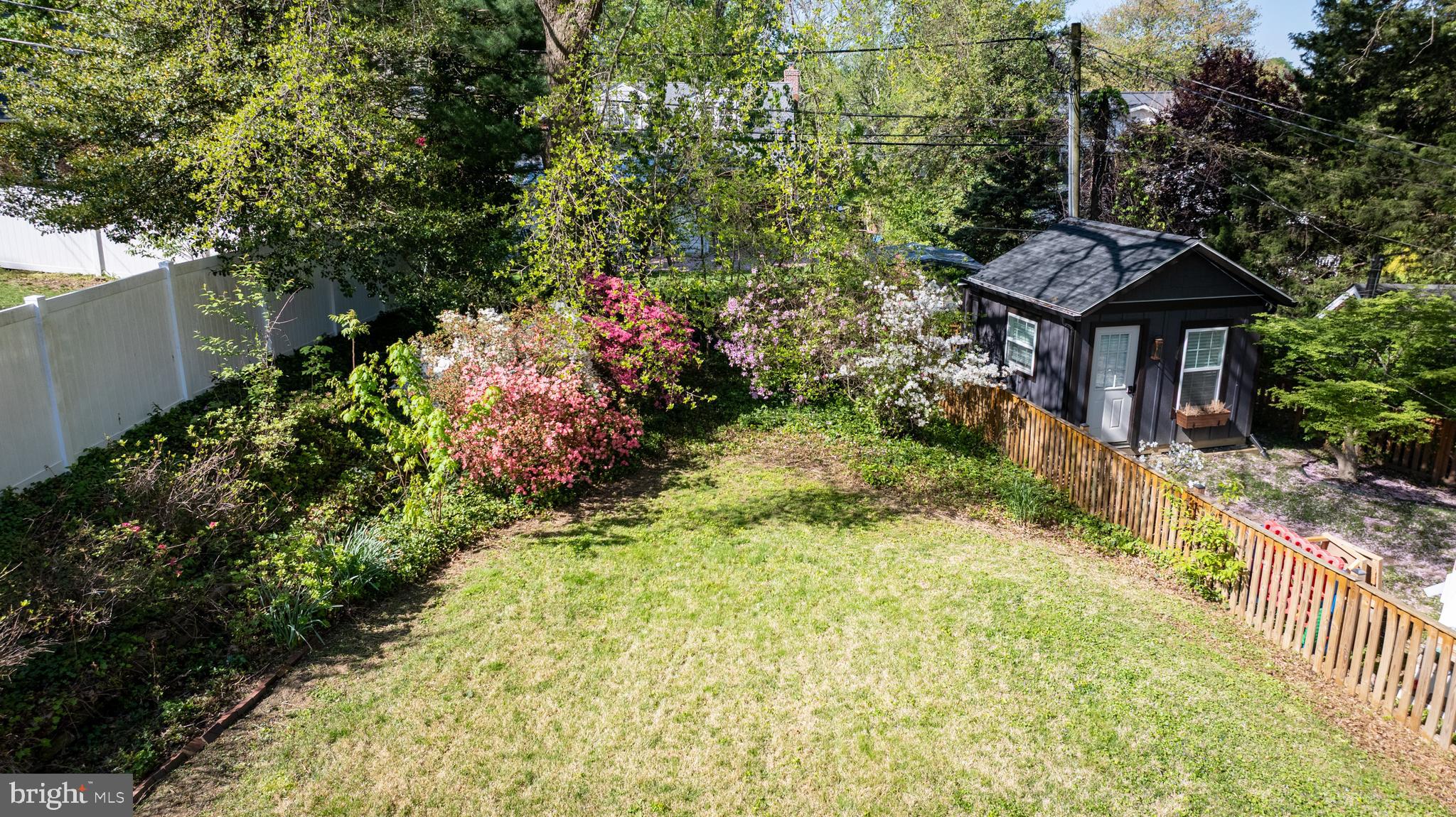 909 Weatherbee Road Towson, MD 21286 - Photo 26 of 51 a pathway of a house with a yard