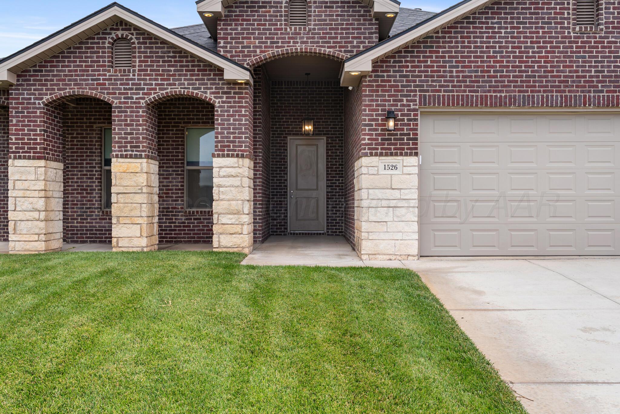 1526 Montaluse Road Amarillo, TX 79118 - Photo 4 of 30 1