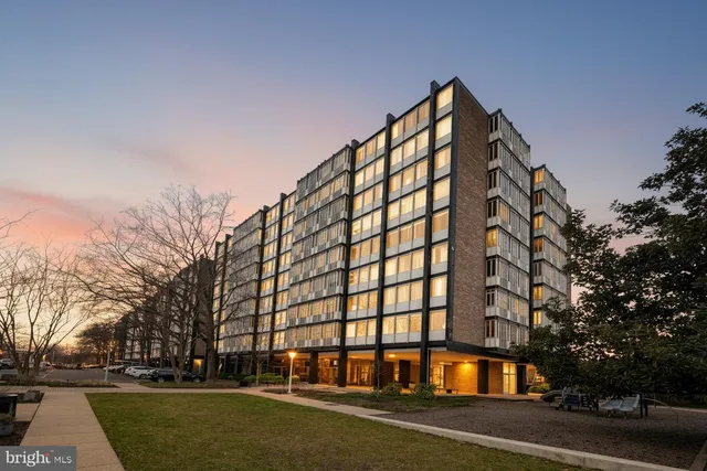 $2,850 | 1311 Delaware Avenue Southwest, Unit S231, Washington, DC 20024