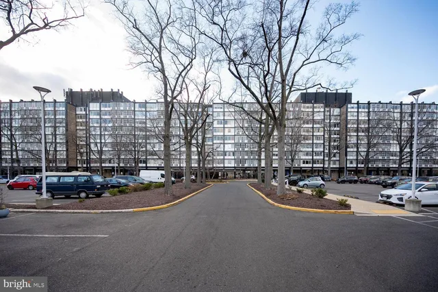 $2,850 | 1311 Delaware Avenue Southwest, Unit S231, Washington, DC 20024