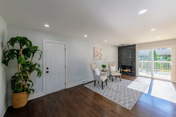 $599,900 | 380 Ventura Club Drive, Roselle, IL 60172