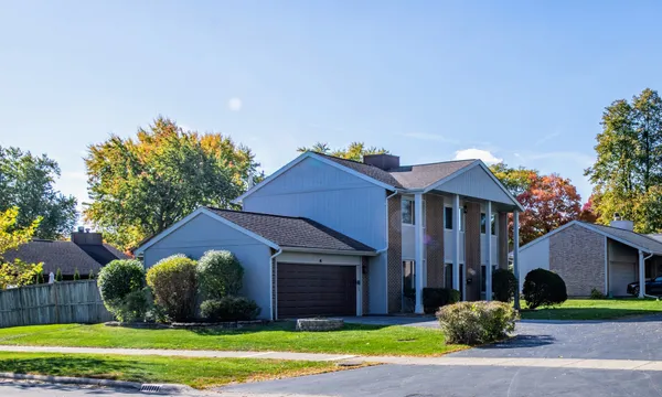 $599,900 | 380 Ventura Club Drive, Roselle, IL 60172
