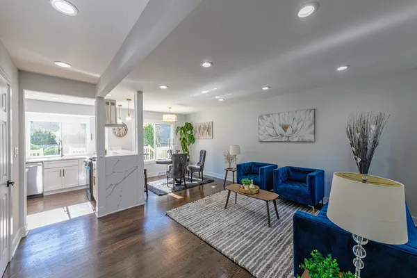 $599,900 | 380 Ventura Club Drive, Roselle, IL 60172