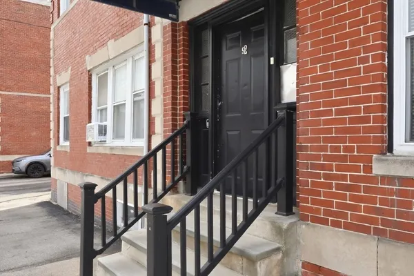 $3,000 | 92 Bragdon Street, Unit 2, Boston, MA 02119