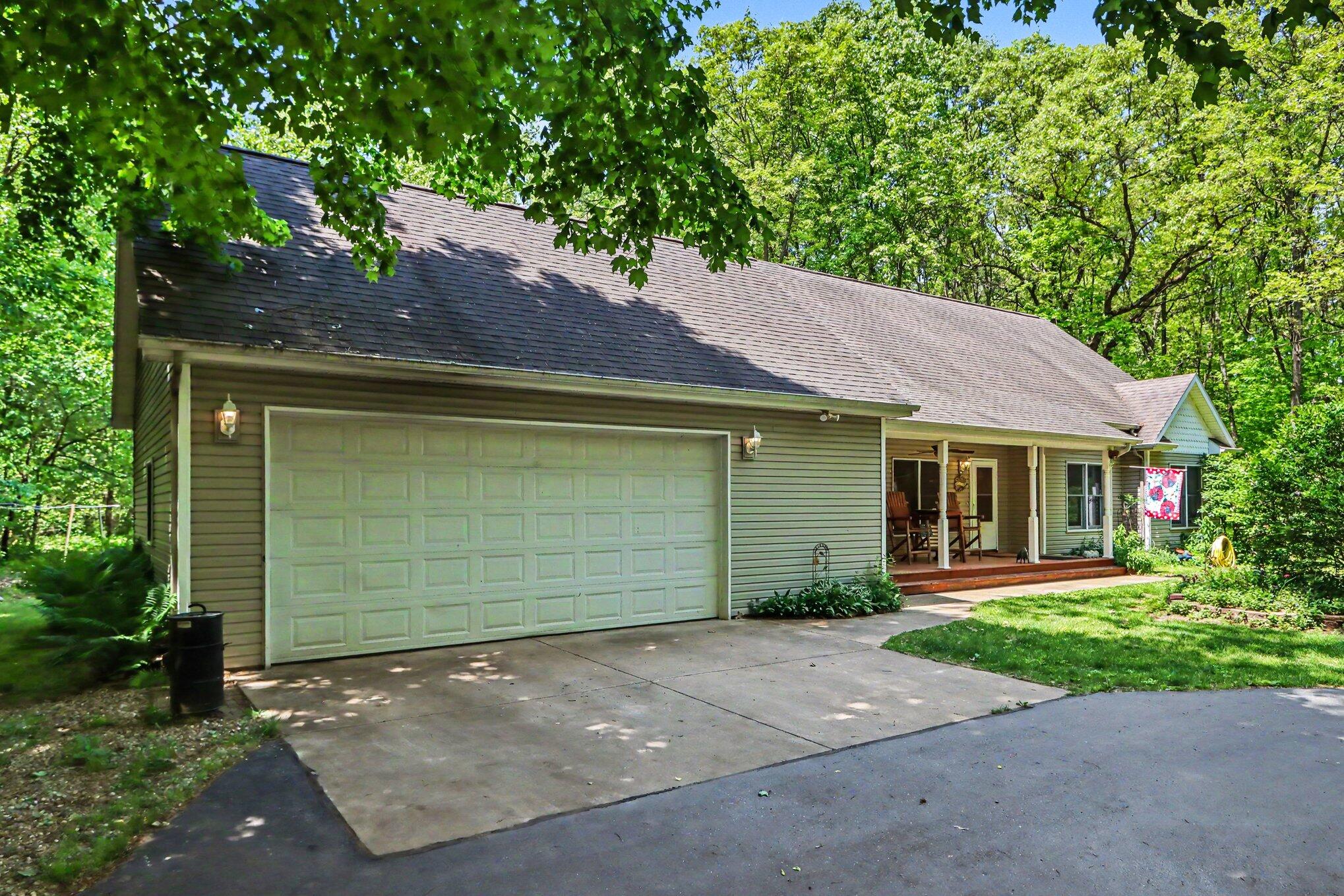 26805 Drape Road Lawton, MI 49065 - Photo 2 of 39 003_file_5237
