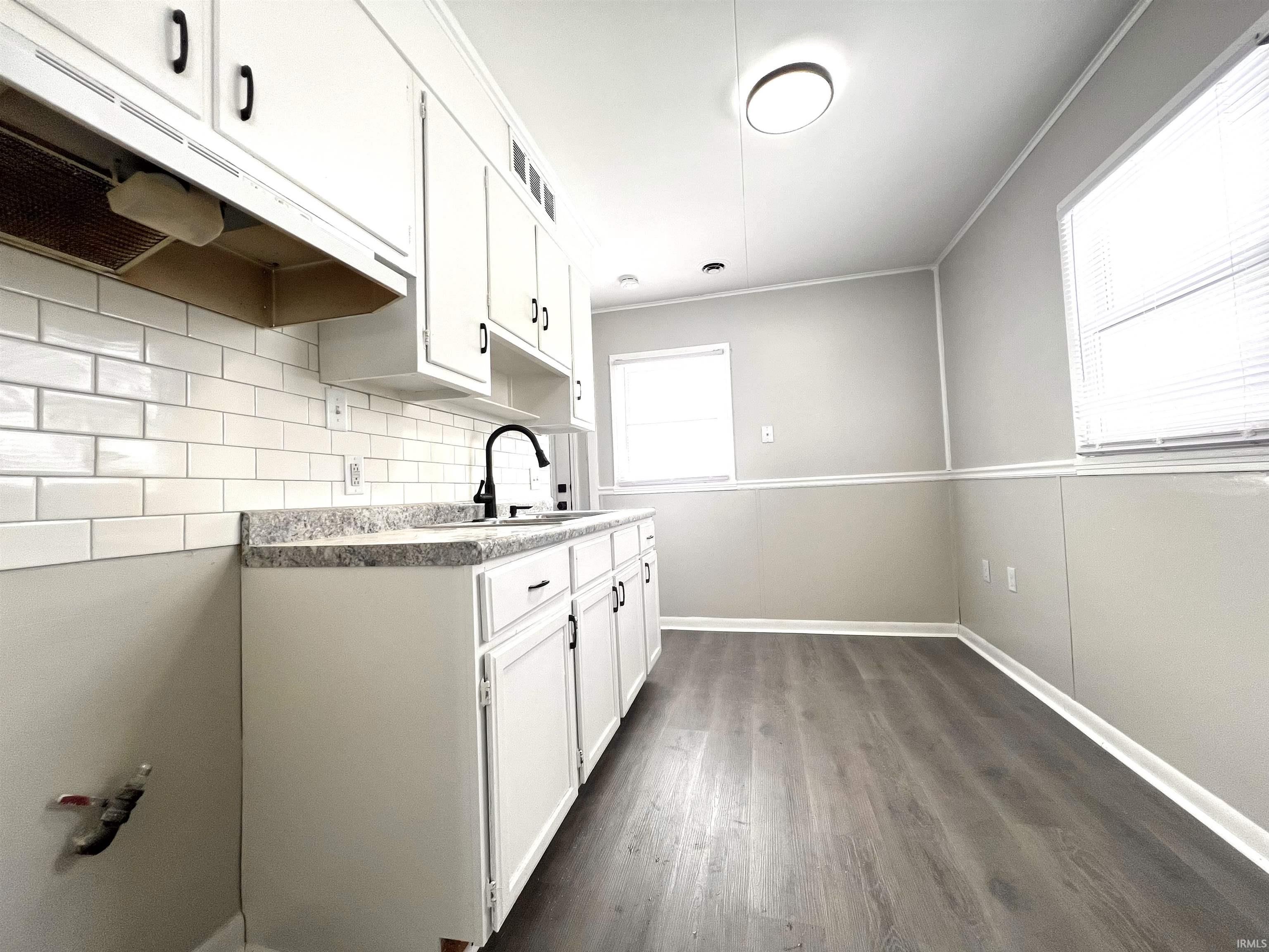 1933 West 4th Street Fort Wayne, IN 46808 - Photo 2 of 16