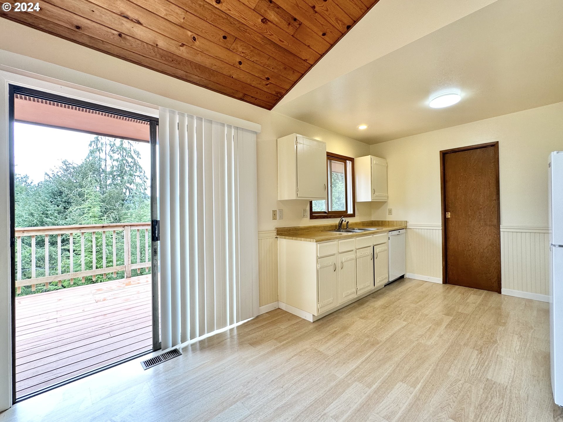 36475 Jenck Road Cloverdale, OR 97112 - Photo 13 of 46