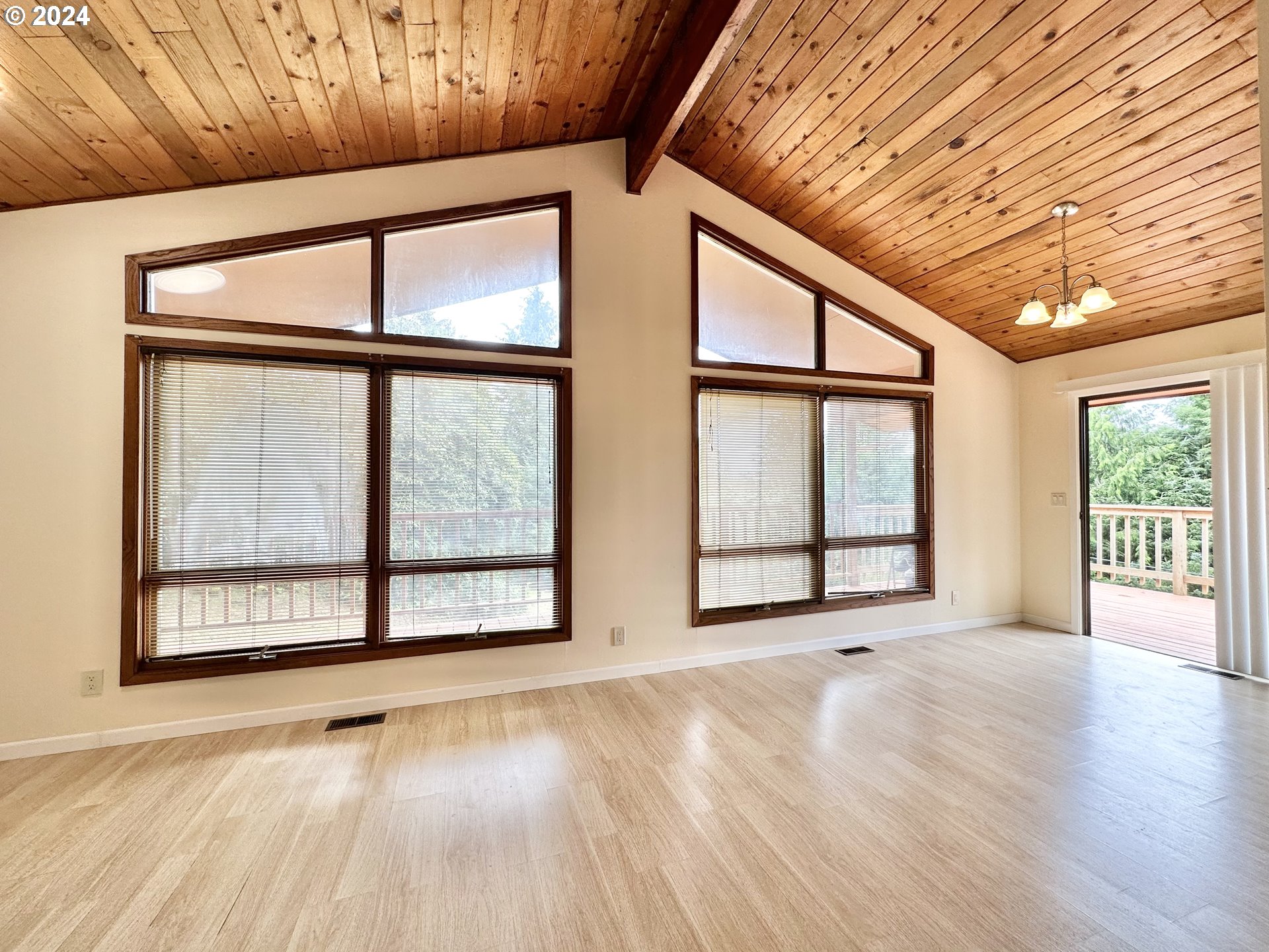 36475 Jenck Road Cloverdale, OR 97112 - Photo 4 of 46