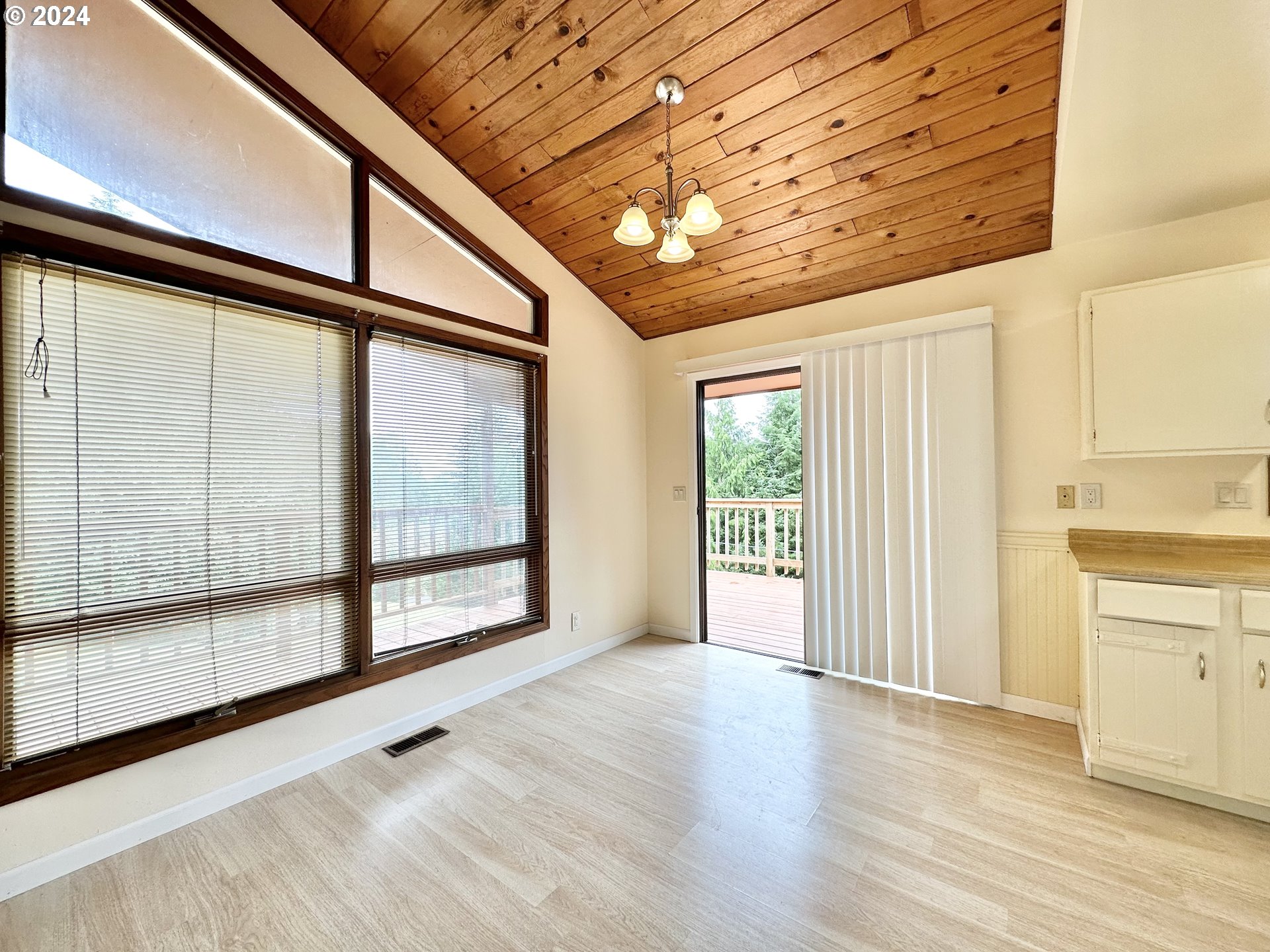 36475 Jenck Road Cloverdale, OR 97112 - Photo 8 of 46