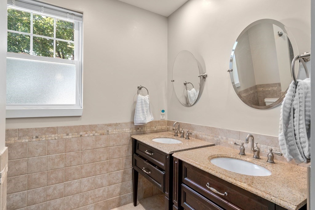 33 Horace Street Needham, MA 02494 - Photo 12 of 20