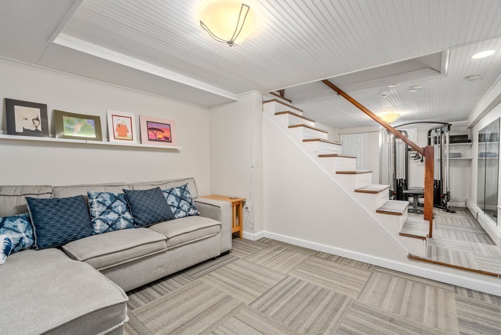 33 Horace Street Needham, MA 02494 - Photo 16 of 20