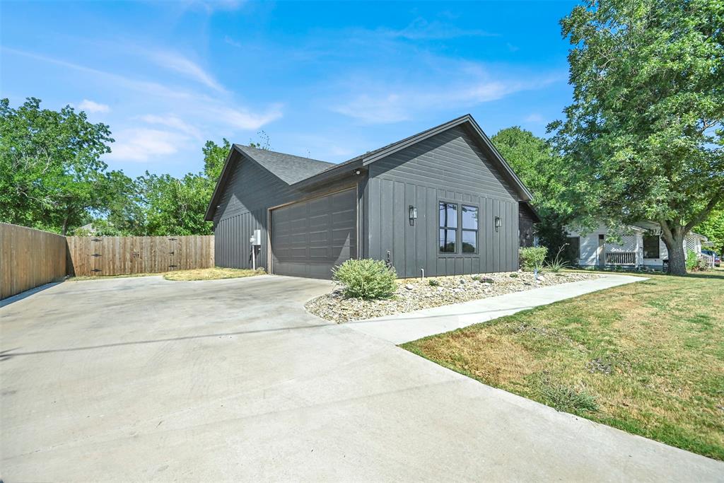 928 Country Club Road Cleburne, TX 76033 - Photo 32 of 34 Gallery Image 32