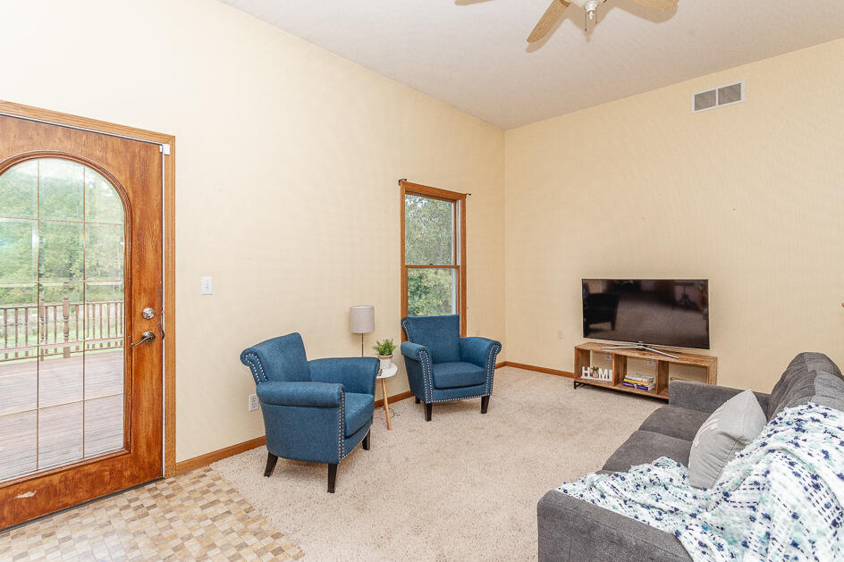 3336 North Dearing Road Parma, MI 49269 - Photo 4 of 30 5R9A0153