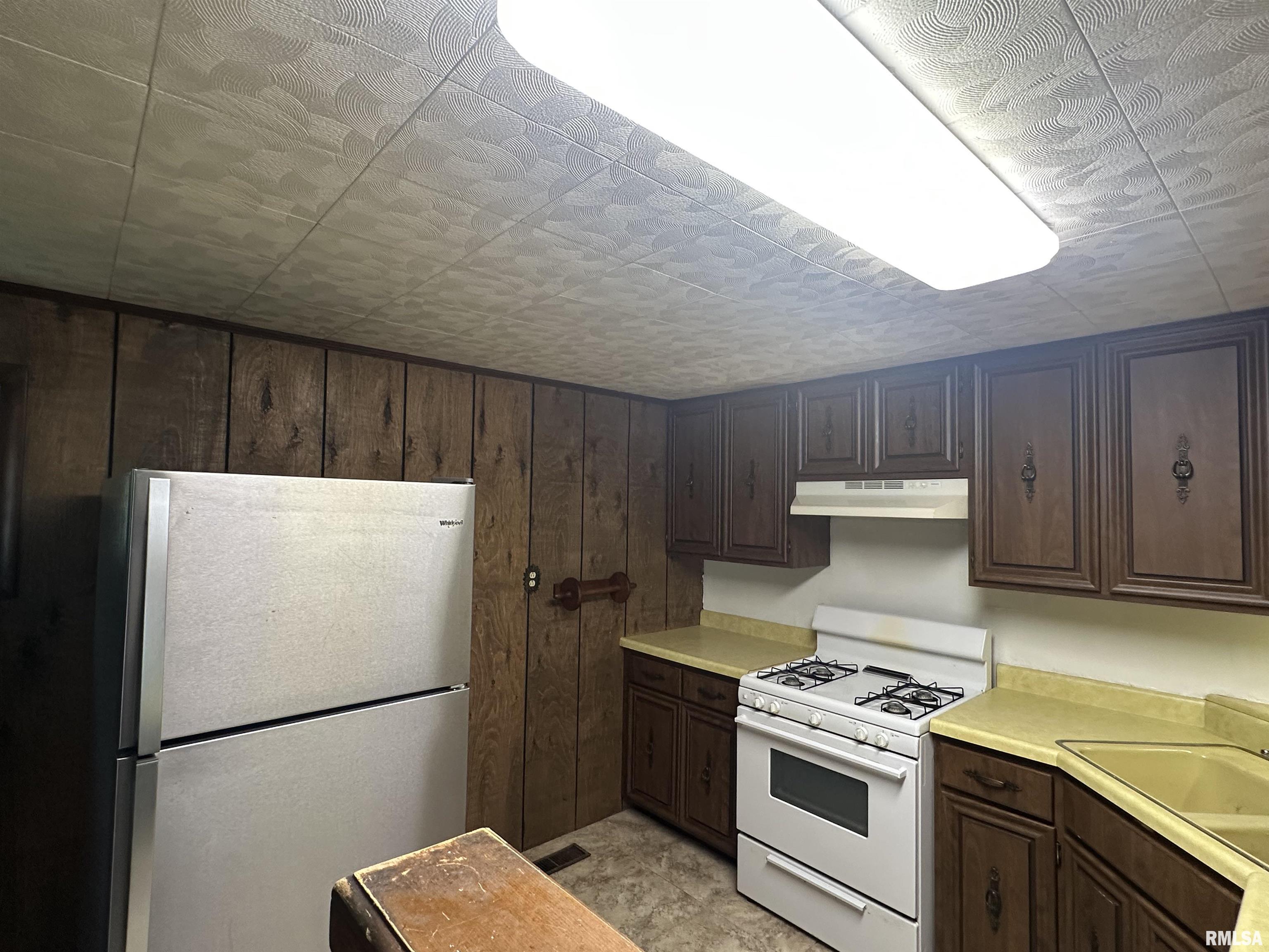 338 Warren Road Carbondale, IL 62901 - Photo 8 of 12
