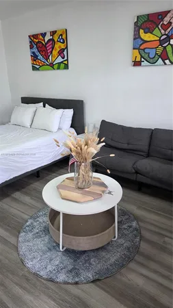 $1,900 | 761 Euclid Avenue, Unit 4, Miami Beach, FL 33139