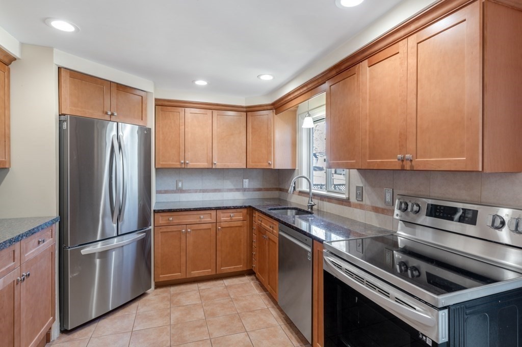 32 Fairbrook Road Framingham, MA 01701 - Photo 11 of 42 Gallery Image 11