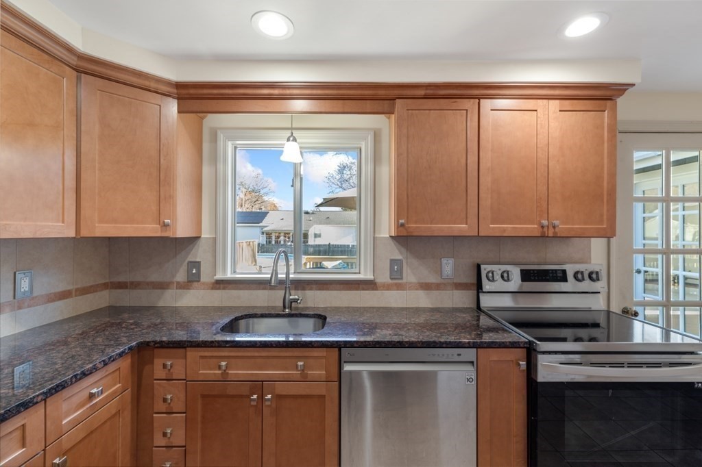32 Fairbrook Road Framingham, MA 01701 - Photo 12 of 42 Gallery Image 12