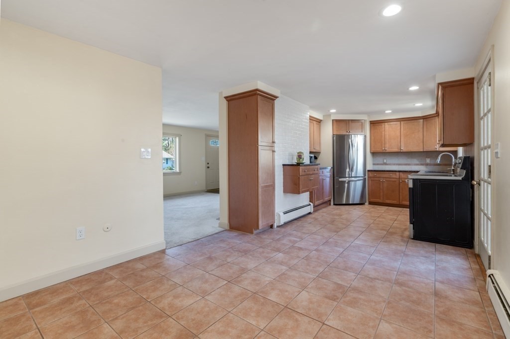 32 Fairbrook Road Framingham, MA 01701 - Photo 9 of 42 Gallery Image 9