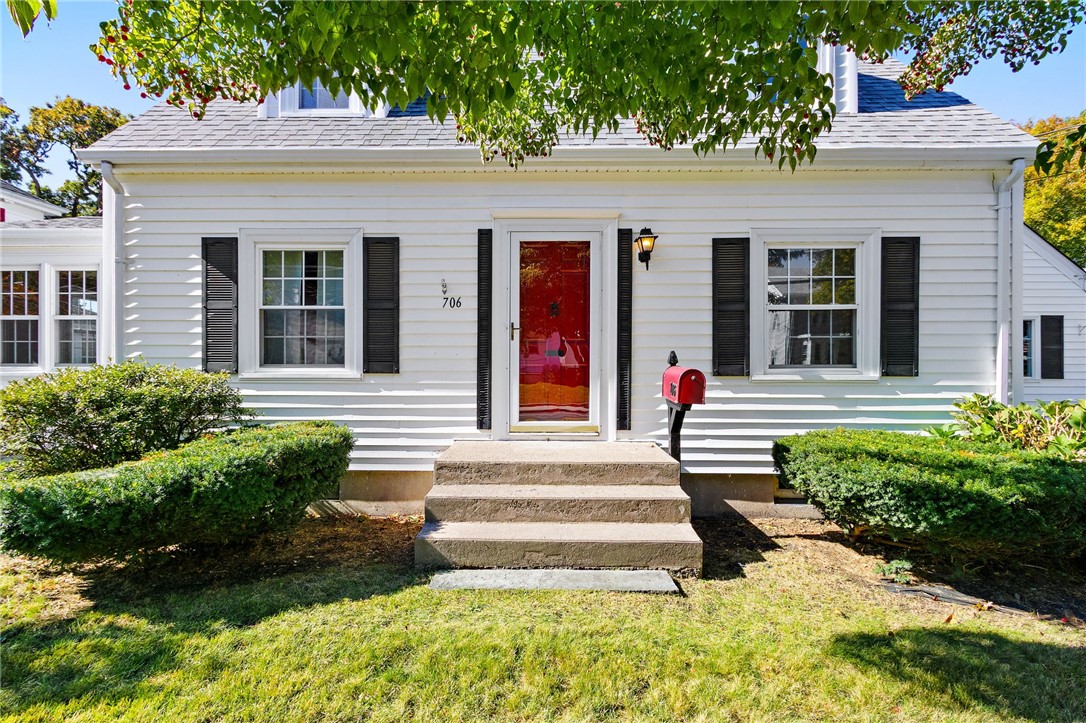 706 High Street Cumberland, RI 02864 - Photo 2 of 34 Gallery Image 2
