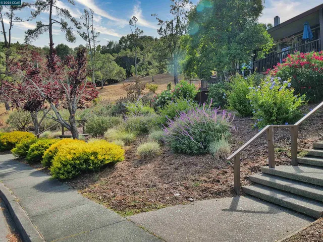 $399,999 | 938 Lea Drive, San Rafael, CA 94903