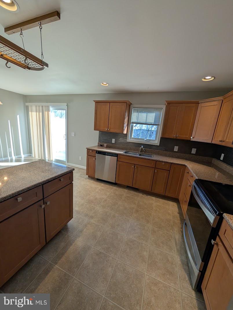 312 Briar Ridge Circle Enola, PA 17025 - Photo 8 of 35 Gallery Image 8