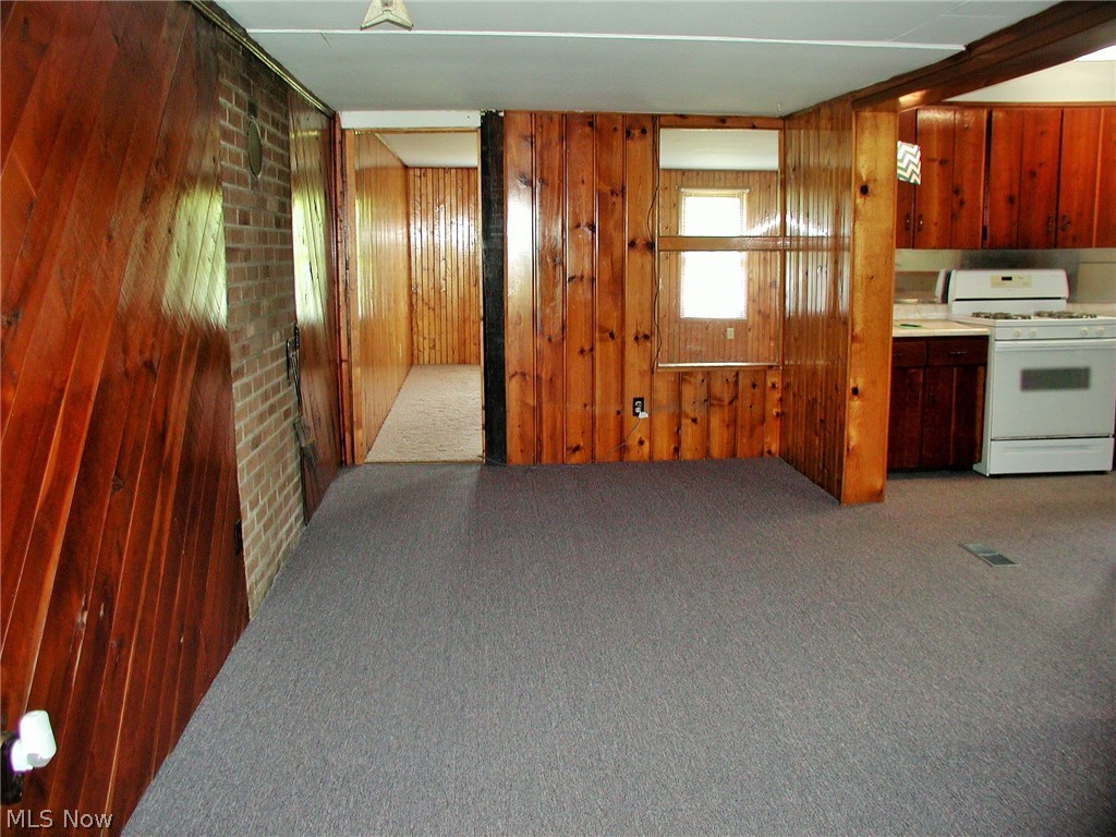 1572 Bellflower Road Minerva, OH 44657 - Photo 3 of 13 Foyer
