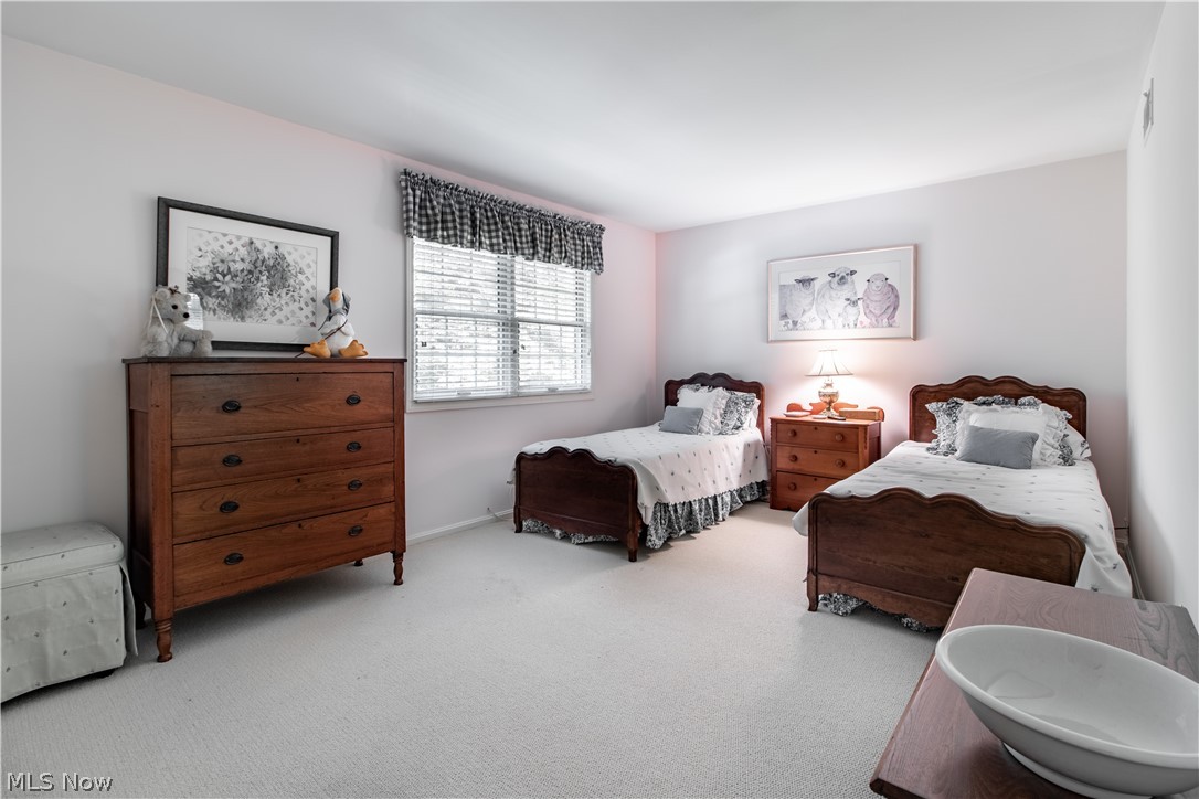 2767 Lander Road Cleveland, OH 44124 - Photo 27 of 34