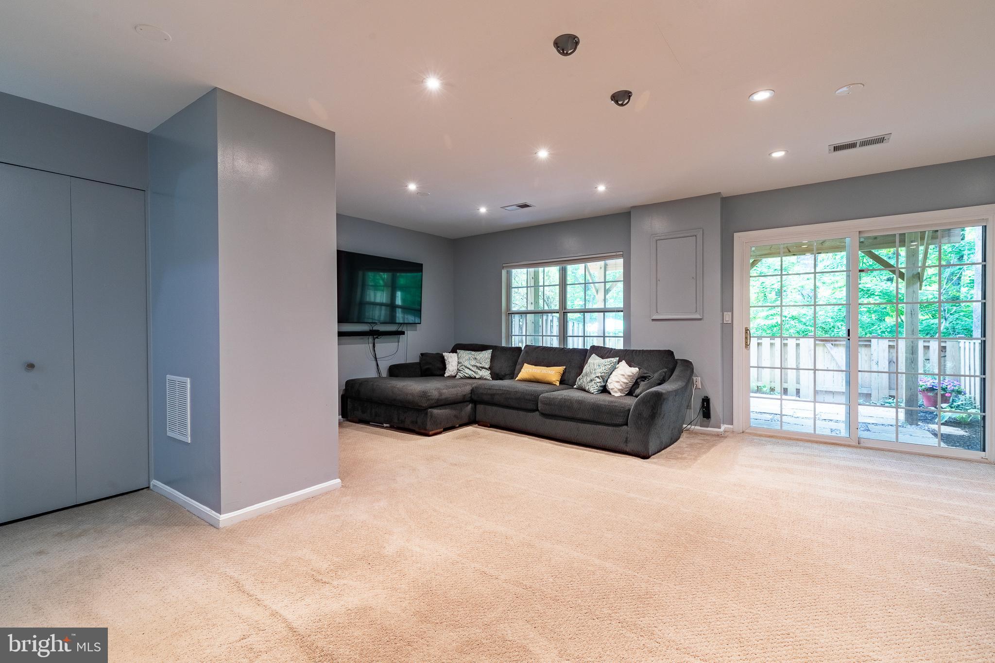 2292 Gunsmith Square Reston, VA 20191 - Photo 46 of 57